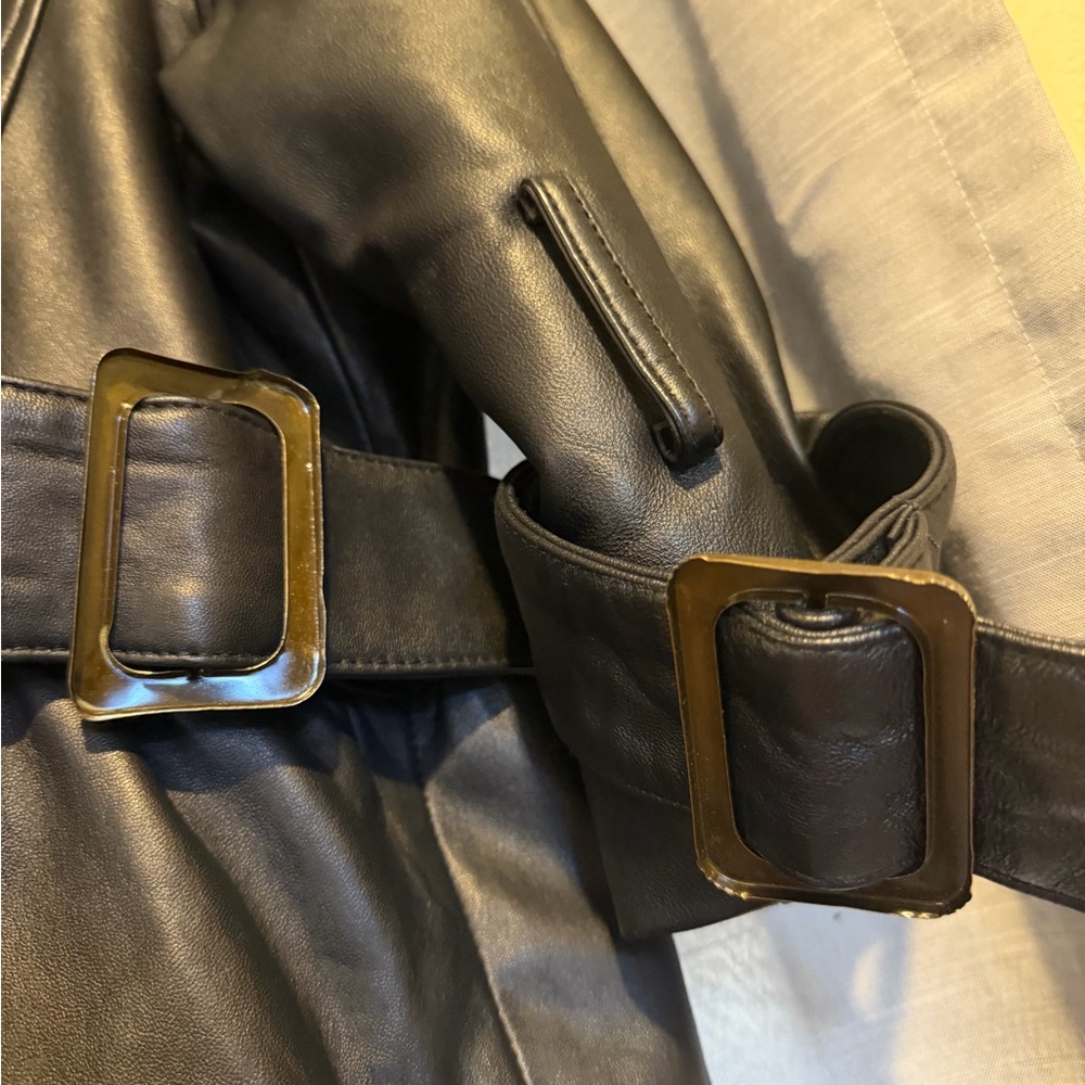 Wilson Black Leather Jacket Size Medium Cool Buttons - Picture 9 of 9